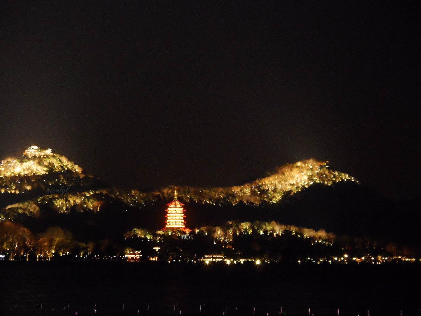 hangzhou west lake pagoda