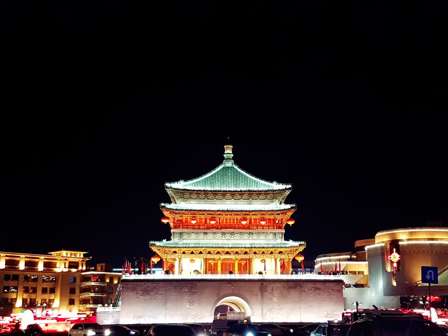 xian bell tower night