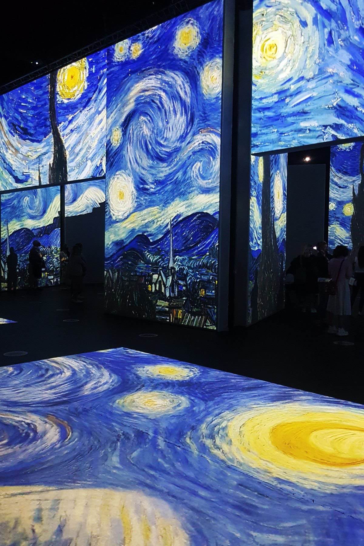 van gogh alive uk london birmingham mediacity manchester salford quays the starry night