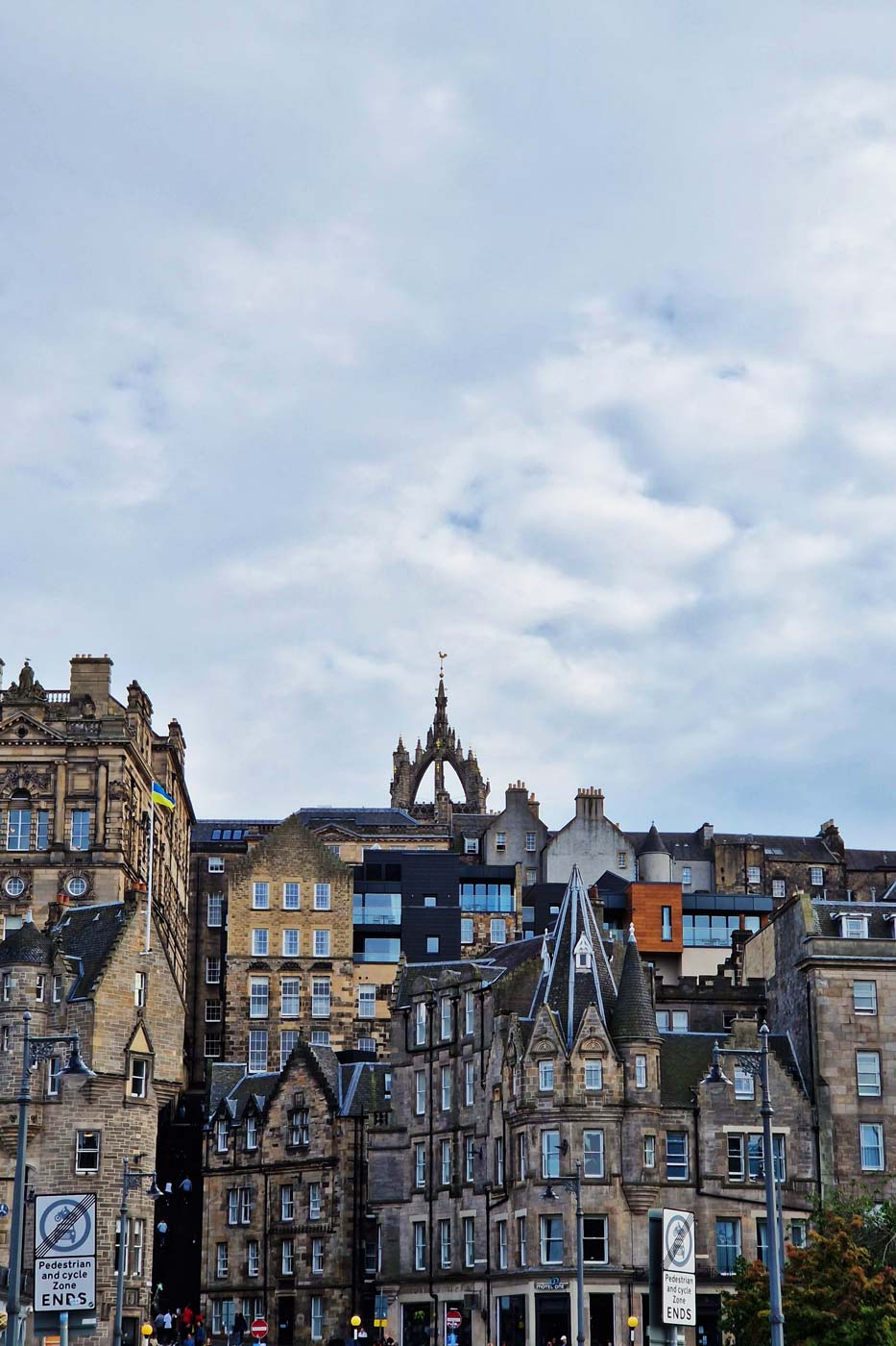 edinburgh old town scotland uk