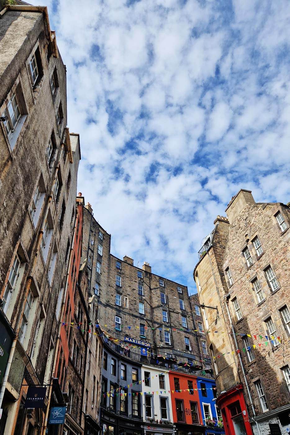 edinburgh victoria street old town scotland uk